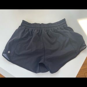 Lululemon Hotty Hot Short II Long 4”